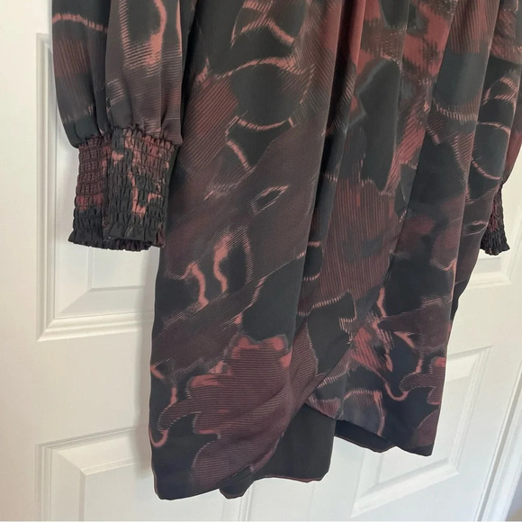 Evereve ALLISON JOY Sasha Surplice Mini Dress! L E29 - Picture 2 of 8